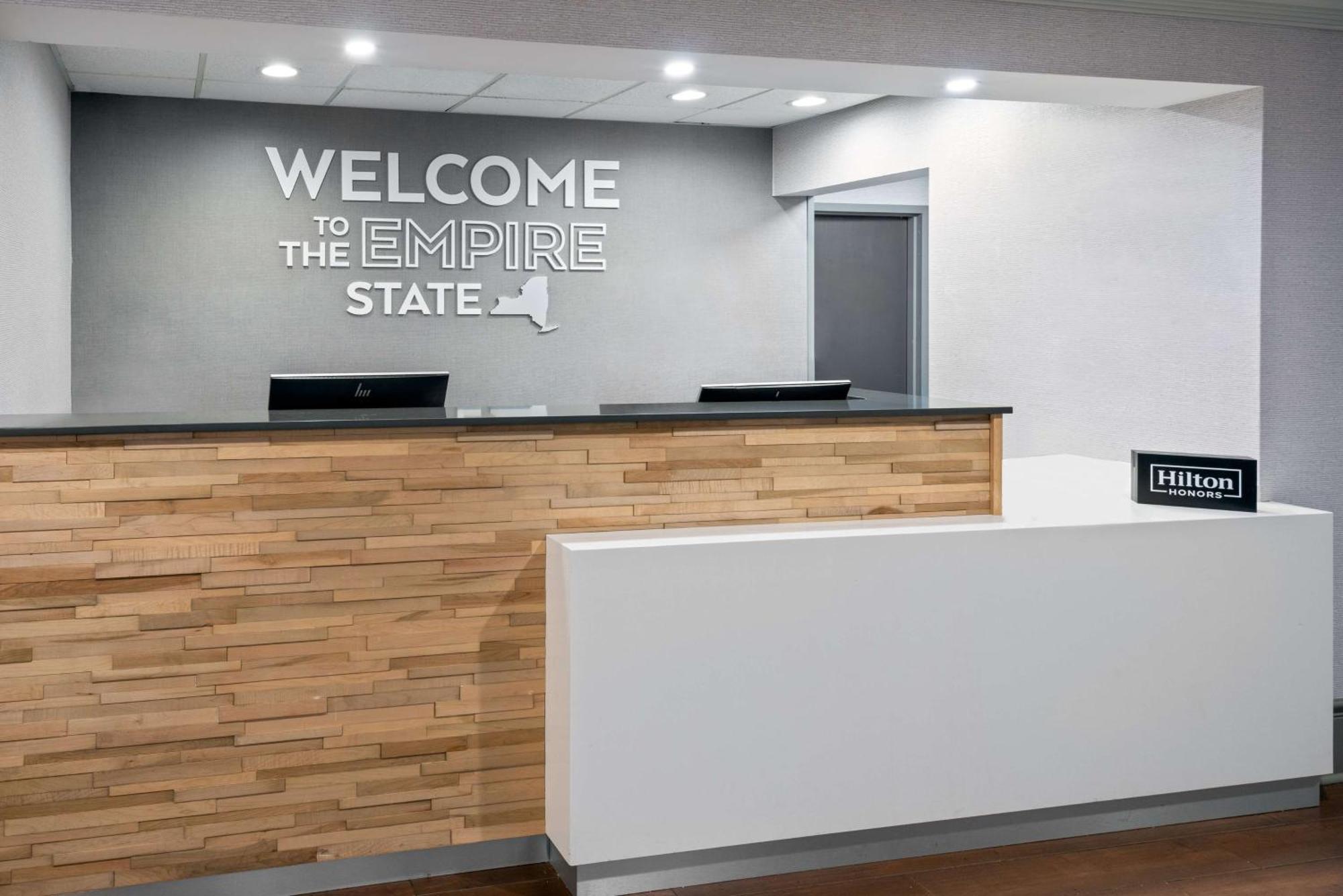 Hampton Inn Buffalo-Airport Galleria Mall Cheektowaga Exterior photo